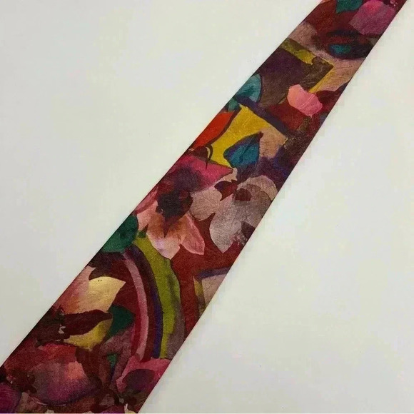 Towncraft Men's Tie Necktie Polyester USA Made Abstract Floral Red Yellow Pink - Picture 3 of 5